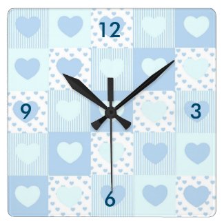 Reloj de pared patchwork de corazones azules