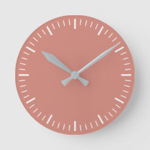 Reloj de pared rosado sucio