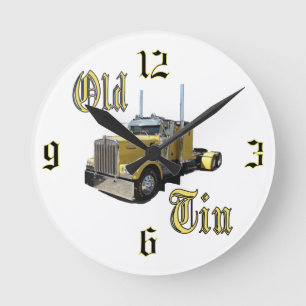 Reloj de pared viejo de la lata