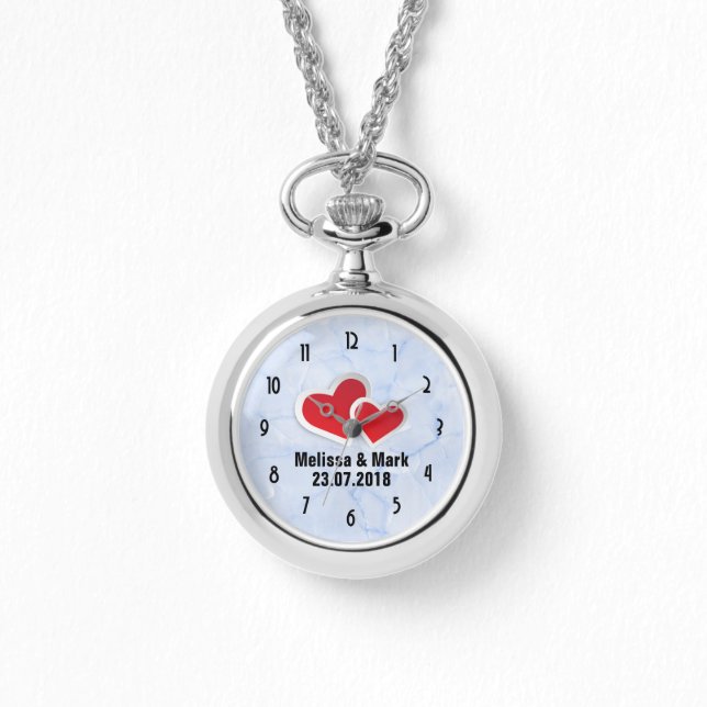 Reloj De Pulsera 2 corazones de papel rojo sobre el helado mármol a (Anverso)