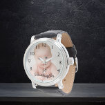 Reloj De Pulsera Abuelo personalizado bebé abuelo<br><div class="desc">Un regalo o recuerdo de un bebé recién nacido,  los abuelos,  la primera nieta del abuelo. Plantilla para su propia foto. Cartas negras y el texto: Primera nieta. Guión de estilo con letras a mano. Números de reloj negros de 8 a 4.</div>