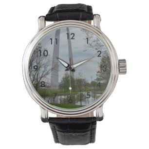 Reloj De Pulsera Arco Desde El Parque