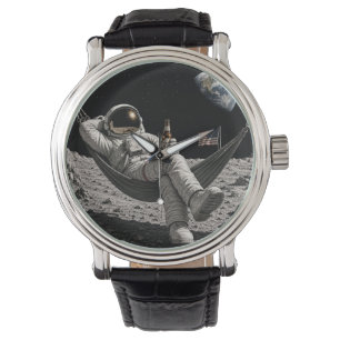Reloj De Pulsera Astronauta relajándose con cerveza en la Luna