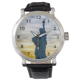 Reloj De Pulsera Atardecer sobre réplica de la estatua de la Libert