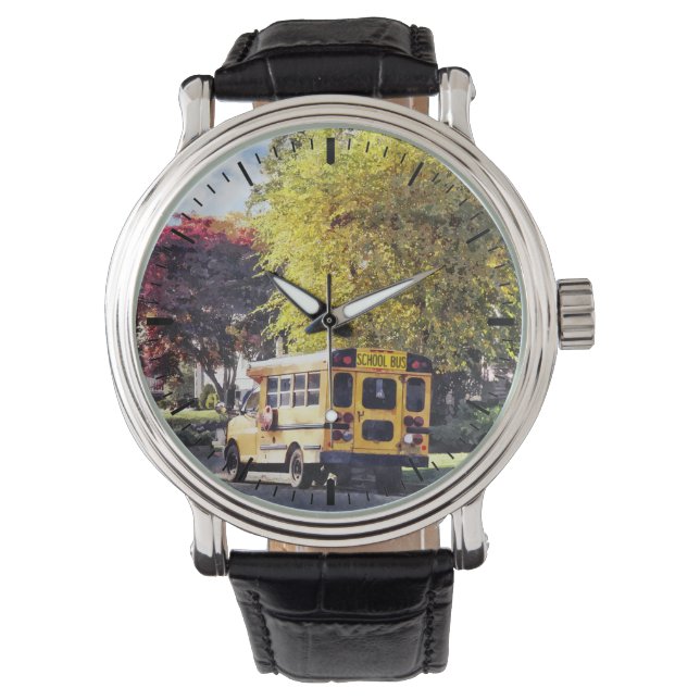 Reloj De Pulsera Autobús escolar estacionado en otoño (Anverso)