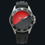 Reloj De Pulsera Bandera Anarquista (Anarquismo)<br><div class="desc">Este diseño presenta la bandera roja y negra del anarquismo. Louise Michel, que participó en la comuna de París de 1871, dijo: "La pancarta roja, que siempre ha defendido la libertad, asusta a los verdugos porque es tan roja con nuestra sangre... Esas pancartas rojas y negras nos ondean de luto...</div>