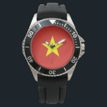 Reloj De Pulsera Bandera vietnamita (Vietnam)<br><div class="desc">Este diseño presenta la bandera nacional de Vietnam (oficialmente conocida como República Socialista de Vietnam), que es un país en el sudeste asiático. Es el país más oriental de la península indochina. Vietnam tiene fronteras terrestres con China al norte, y Laos y Camboya al oeste. Vietnam también tiene fronteras marítimas...</div>
