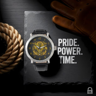 Reloj De Pulsera Bison de oro en medio de montañas y árboles