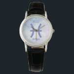 Reloj De Pulsera Bonito Pisces Astrología Rótulo Personalizado<br><div class="desc">Este reloj de bonito púrpura y lavanda Pisces muestra tu signo astrológico del Zodiac en un brillo hermoso como las constelaciones. Personalizar este lindo regalo de reloj de pulsera con tu nombre en escritura cursiva para alguien con un cumpleaños a fines de febrero o principios de marzo.</div>