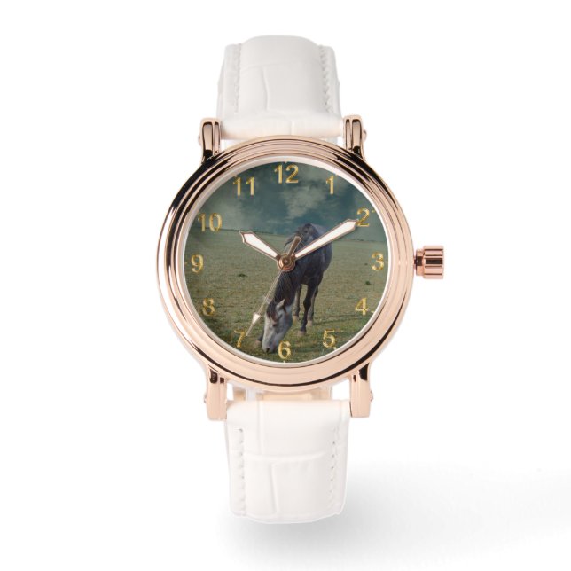 Reloj De Pulsera Caballo Rojo Escaneado Que Alardea En Paddock, (Anverso)