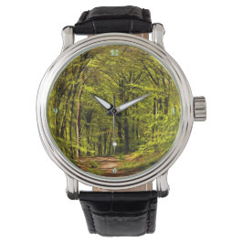 Reloj De Pulsera Caminata por los bosques en primavera