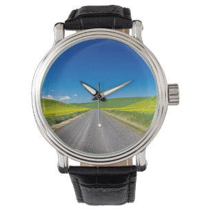 Reloj De Pulsera Camino al fondo a través de los Campos de Canola 