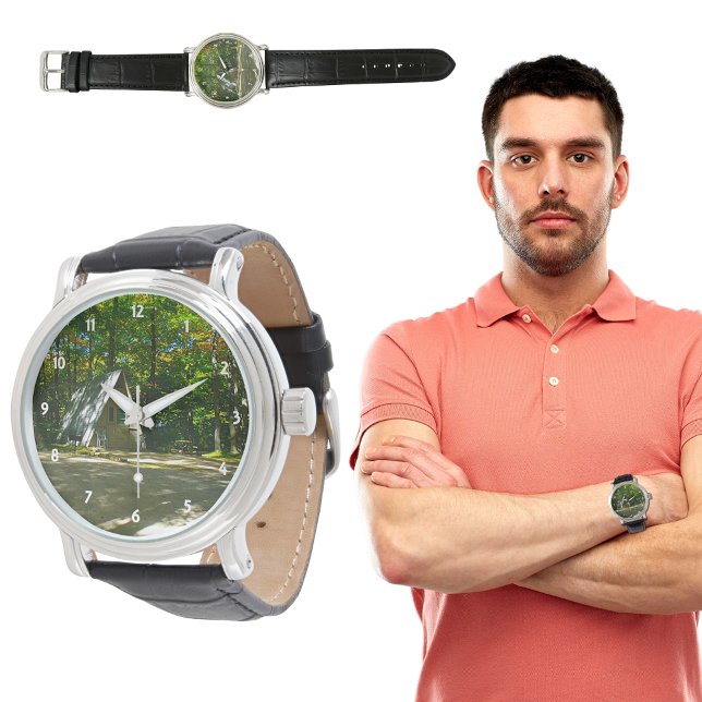 Reloj De Pulsera Camping de marco A salvaje en camping (Camping in an A-Frame Cabin Campground Watch)