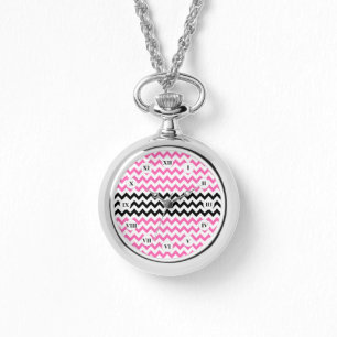 Reloj De Pulsera Chevron negro y rosa caliente por Shirley Taylor