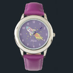 Reloj De Pulsera Chicas recortan espacio de envío de cohete morado<br><div class="desc">Este lindo y niñito reloj presenta un hermoso y colorido barco de cohetes dibujado a mano en el espacio exterior,  con un fondo morado. El diseño también incluye un lugar para añadir el nombre de su chica. ¡Perfecto para cualquier niño o niña!</div>