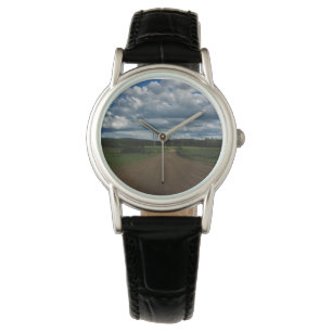 Reloj De Pulsera Chillin en un camino de tierra
