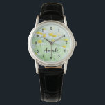 Reloj De Pulsera Daisies de bonito en campo<br><div class="desc">Un reloj con una fotografía fresca y veraniega que muestra una colección de margaritas salvajes con grandes centros amarillos creciendo en un campo verde.</div>