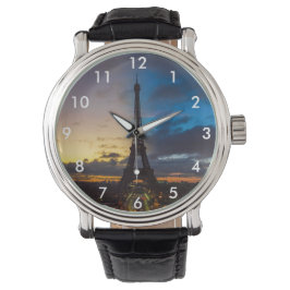 Reloj De Pulsera De noche a día sobre la torre Eiffel de Trocadero