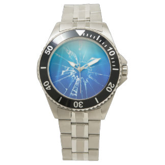 Reloj de pulsera de vidrio roto