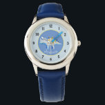 Reloj De Pulsera Dinosaurio de color azul y niños con nombre<br><div class="desc">Este diseño bonito y caprichoso presenta un dinosaurio acuarela azul y dorado pintado a mano con un fondo azul,  y puede ser personalizado con el nombre de tu hijo. Perfecto para el primer reloj de cualquier niño amante de los dinosaurios. Mira nuestra tienda para otros diseños magníficos!</div>