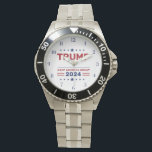 Reloj De Pulsera El presidente Donald Trump 2024 mantiene a Estados<br><div class="desc">Muestra tu apoyo al presidente Donald Trump 2024 ¡Mantén a Estados Unidos alerta! Este peculiar artículo de tiempo presenta el lema Mantener a América Grande, celebrando el patriotismo y la campaña 2024 con estilo. Diseñado con materiales de alta calidad, combina durabilidad con un aspecto atrevido y simbólico, perfecto para el...</div>