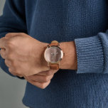 Reloj De Pulsera Elegante correa de cuero marrón masculino<br><div class="desc">Elegante correa de cuero marrón reloj masculino con acentos dorados rosas,  un dial de estilo metalizado cepillado y números blancos.</div>