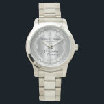 Reloj De Pulsera Elegante Jubileo de Diamante 75 Aniversario Boda W<br><div class="desc">Esta elegancia ostentosa enmarca este 75 aniversario boda en un diseño único de diamante de vieiras con rombo central con chispas falsas sobre un gradiente de color plateado. Diseño original de Holiday Hearts Designs (derechos reservados). Por favor, tenga en cuenta que todos los adornos están impresos y solamente están hechos...</div>