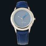 Reloj De Pulsera Elegante Monograma moderno Minimalista azul turbio<br><div class="desc">Presentamos nuestra Dusty Blue Minimalista Monogram Elegant Collection: Eleva tu estilo con sofisticación y encanto intemporal. Nuestra colección presenta diseños minimalistas en un suave y polvoriento matiz azul, realzados con elegantes monogramas adaptados a su gusto personal. Desde la papelería refinada hasta los accesorios versátiles, cada pieza de nuestra colección está...</div>