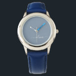 Reloj De Pulsera Elegante Monograma moderno Minimalista azul turbio<br><div class="desc">Presentamos nuestra Dusty Blue Minimalista Monogram Elegant Collection: Eleva tu estilo con sofisticación y encanto intemporal. Nuestra colección presenta diseños minimalistas en un suave y polvoriento matiz azul, realzados con elegantes monogramas adaptados a su gusto personal. Desde la papelería refinada hasta los accesorios versátiles, cada pieza de nuestra colección está...</div>