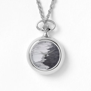 Reloj De Pulsera Escenario de playa en blanco y negro