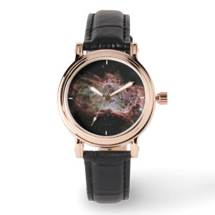 Reloj De Pulsera Estrella En El Centro De La Nebulosa De La Llama.