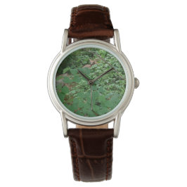 Reloj De Pulsera FAWN en hojas verdes del corazón —