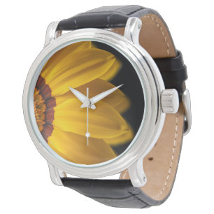 Reloj De Pulsera Flor amarilla sobre fondo negro