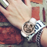 Reloj De Pulsera Forever Love Saying Photo Template<br><div class="desc">Este hermoso reloj tiene una cara de oro rosa / marco y banda blanca. Añade tu foto especial y personaliza con texto manuscrito y guion a lo largo de la parte inferior. La frase de ejemplo es, "Nuestro amor es para siempre", o cambiarlo. Este reloj femenino es un regalo encantador...</div>