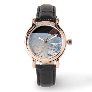 Reloj De Pulsera Formaciones en la nube alrededor de la línea de so