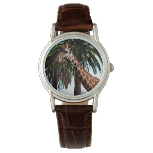 Reloj De Pulsera Giraffe Graciosa Dando Una Frambuesa,