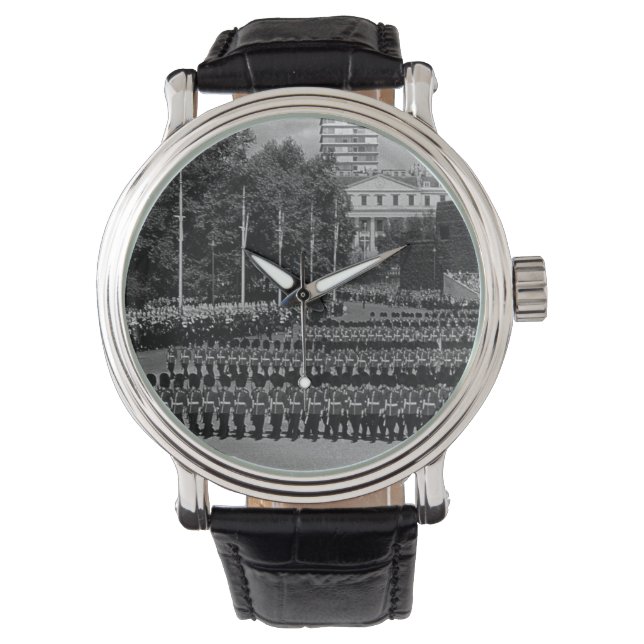 Reloj De Pulsera Guardias de Inglaterra de época marchando en tiemp (Anverso)