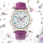 Reloj De Pulsera Guay Kitty Pink Name Kids<br><div class="desc">El diseño de gatitos genial ahora en relojes de muñeca para los niños. Este gato es blanco con flores verde azuladas, azules y rosadas y diseño curly cue. La cara blanca del reloj tiene números verde azulados audaces que hacen que estos niños vean fácil de leer. Una bonificación extra ahora...</div>