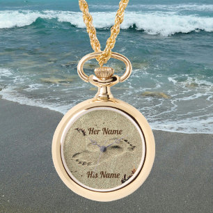 Reloj De Pulsera Huellas de arena besan sus nombres y nombres