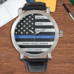 Reloj De Pulsera Jubilación de los agentes de policía personalizado<br><div class="desc">Celebra y muestra tu agradecimiento a un destacado oficial de policía con este reloj de bolsillo de la policía de retiro delgado de la línea azul o aniversario - diseño de la bandera estadounidense con colores de la bandera de la policía en un diseño moderno negro y azul. Perfecto para...</div>