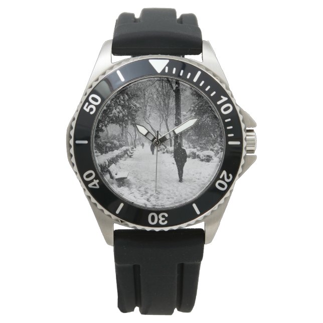 Reloj De Pulsera La gente en el parque en un día de invierno nevado (Anverso)