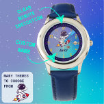 Reloj De Pulsera Los niños astronautas de los cohetes aprenden a co<br><div class="desc">¡Alimenta la curiosidad y pasión de tu hijo por el espacio mientras les enseña cómo contar el tiempo con este reloj de aprendizaje infantil astronauta! Con un astronauta juguetón montando un cohete, rodeado de planetas, estrellas y un fondo cósmico, este diseño es perfecto para los jóvenes amantes del espacio. El...</div>