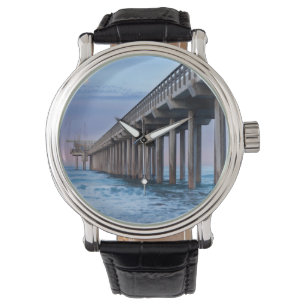 Reloj De Pulsera Luna llena sobre el muelle de California