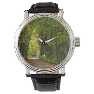 Reloj De Pulsera Luz al final de un túnel de árboles