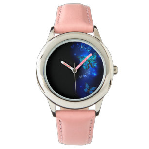 Reloj De Pulsera Mariposa morfo en el fondo oscuro