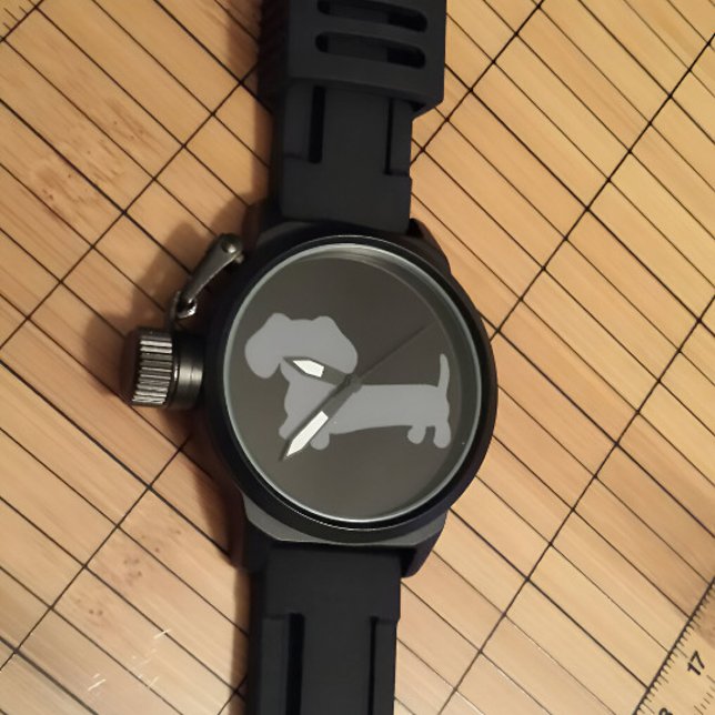 Reloj De Pulsera Masculine Gray Dachshund Wiener Dog Watch (Dachshund watch - black silicone band masculine )