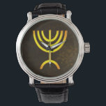 Reloj De Pulsera Menorah Flame<br><div class="desc">Una representación digital de la menorah judía de siete ramas (hebreo: מְ נ וֹ רָ ‎). La menorah de siete ramas, utilizada en el santuario portátil establecido por Moisés en el desierto y más tarde en el Templo en Jerusalén, ha sido un símbolo del judaísmo desde la antigüedad y es...</div>