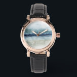Reloj De Pulsera Mist de Mariner - Línea costera<br><div class="desc">Mariner's Mist I por Grace Popp. Cuenta con una línea costera con tonos y tonos azul inmaculado y un cielo nebuloso.</div>