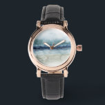 Reloj De Pulsera Mist de Mariner - Línea costera<br><div class="desc">Mariner's Mist I por Grace Popp. Cuenta con una línea costera con tonos y tonos azul inmaculado y un cielo nebuloso.</div>
