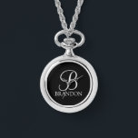 Reloj De Pulsera Monograma de script personalizado y cadena de nomb<br><div class="desc">El Monograma y el Regalo de nombres personalizados presentan un monograma personalizado en blanco clásico estilo de fuente y nombre en blanco clásico estilo de fuente serif en color negro. Perfecto como regalo de vacaciones,  favores de reunión familiar y para cualquier ocasión especial.</div>